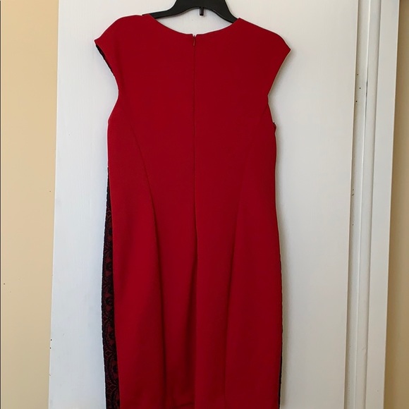 Beautiful dress - Picture 3 of 3